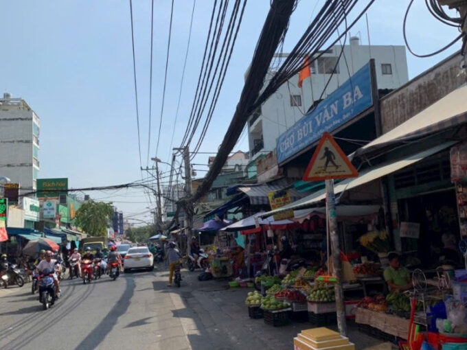 nhà 6,8x30m Đường bùi văn Ba phường Tân Thuận đông Q7. đối diện chợ