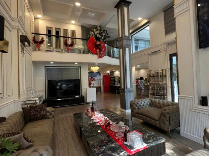 Biệt thự sân vườn HXH,Lê Văn Sỹ,Phú Nhuận,tặng nội thất,178m2, 4 tầng,31.XX TỶ