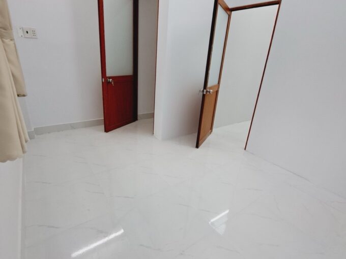 Bán Nhà mới Tân Sơn Nhì, hẻm 3 gác 2 căn nhà ra xe hơi tránh nhau. 32m2 2 tầng