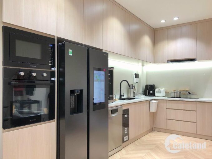 Mặt tiền Võ Văn Tần, 7 tầng HC đủ. 36 tỷ