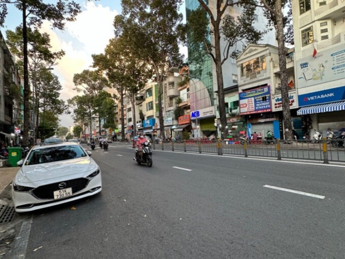 QUẬN 5 MẶT TIỀN TRẦN PHÚ 83m2, 4 TẦNG- NHỈNH 28 TỶ TL