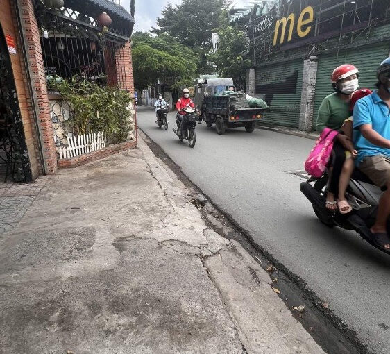 MẶT TIỀN KINH DOANH ĐẮC ĐỊA 121m2 ĐỐI DIỆN CAFE ĐẢO KOI BHHA CHỈ 7.25 TỶ