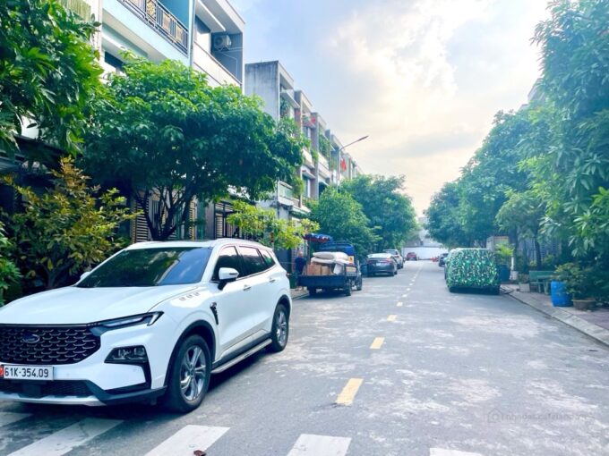 NHÀ 4 TẦNG KHU BÊN SÔNG THỦ ĐỨC – HÀNG XÓM BÌNH THẠNH