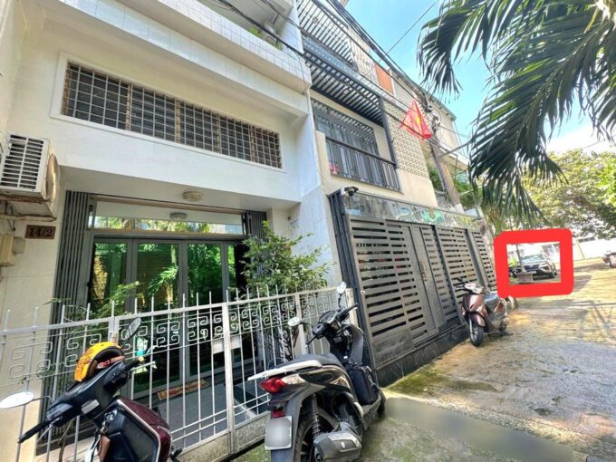 Nhà 38m2 (3,9 x 10), 5 tầng BTCT hc đủ, hẻm ô tô Tôn Đản. 6,3 tỷ