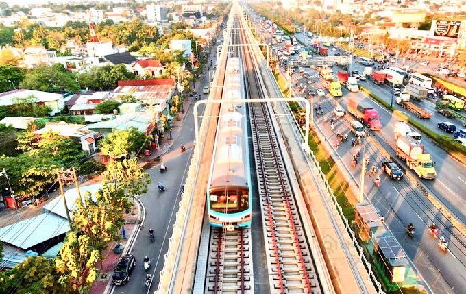 Cạnh ga Metro Bình Thái Thủ Đức
