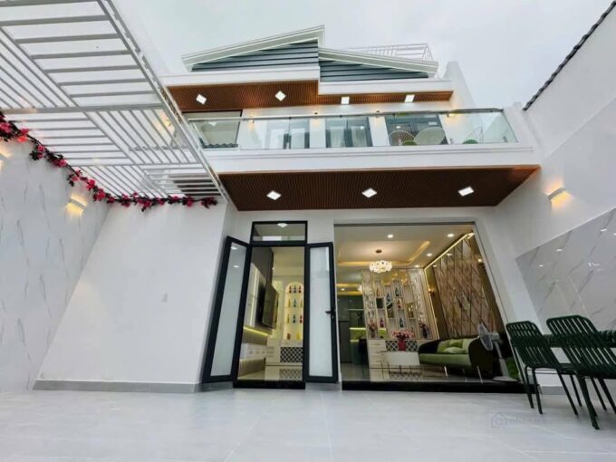 Villas Q7 – 120m² chỉ 8 Tỷ 9 Cạnh Phú Mỹ Hưng – 3 TẦNG – 120M²