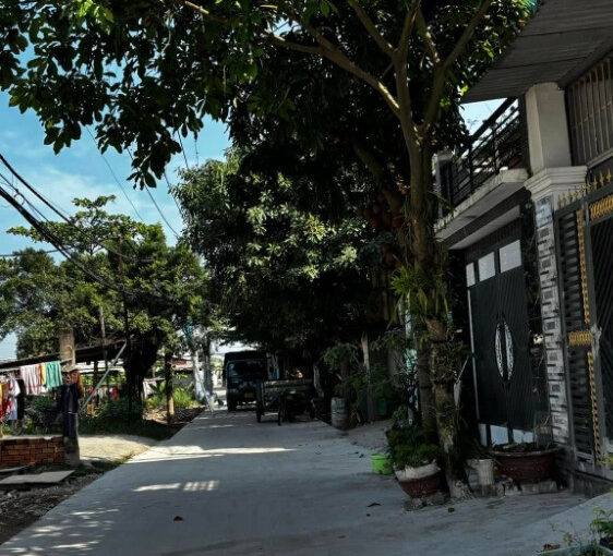 chính chủ mua bán địa ốc ngay chợ 1A ấp 1 vĩnh lộc B đường bê tông 8m trước nhà