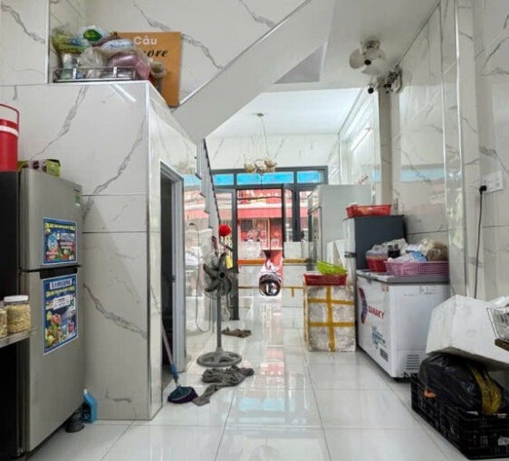 https://nhadat.cafeland.vn/quan-11-nguyen-chi-thanh-p4-37m2-4-tang-nhinh-6-ty-2260710.html