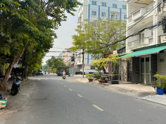 BÁN ĐẤT TẶNG NHÀ C4 SỔ VUÔNG NHƯ TỜ A4 NGAM 9M NGAY KHU DÂN CƯ NAM HÙNG VƯƠNG